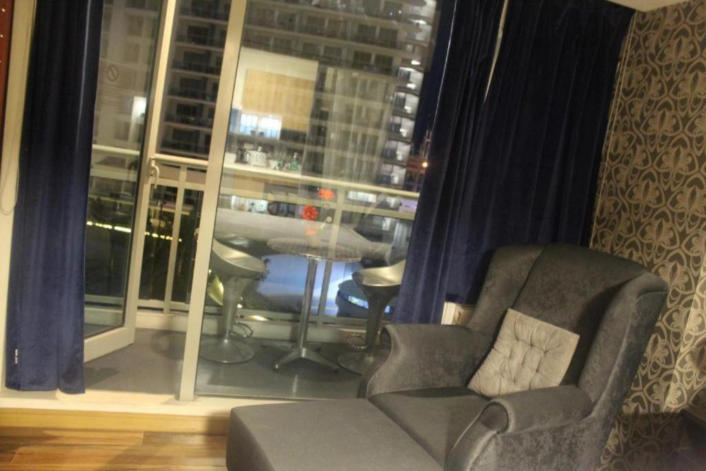 Azure C2 Balcony Wifi Near Mall Airport Multiple Units Paranaque City Zewnętrze zdjęcie