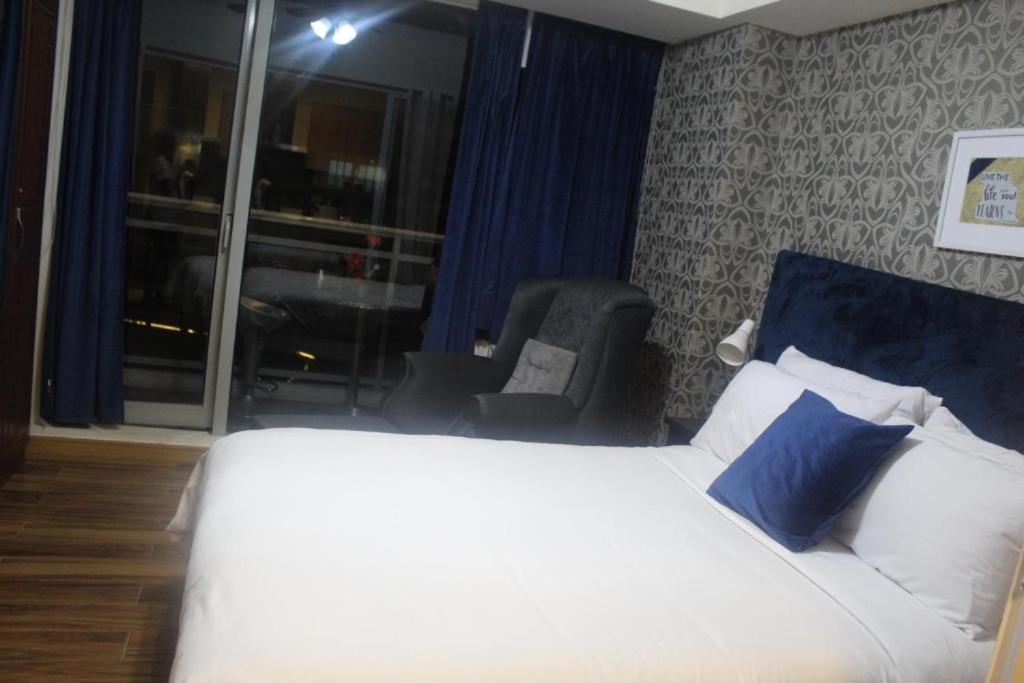 Azure C2 Balcony Wifi Near Mall Airport Multiple Units Paranaque City Zewnętrze zdjęcie